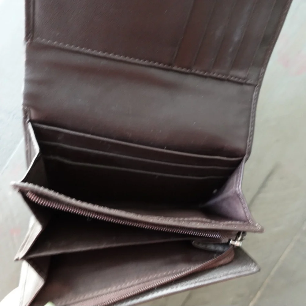 2000s Coach Bifold Wallet - Picture 5 of 9